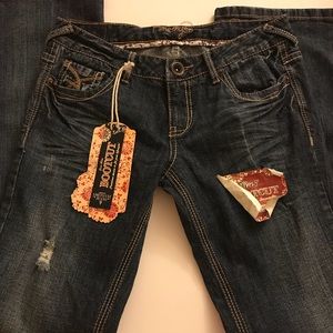 NWT Amethyst Jeans- Mid-Rise- Size 7- Bootcut